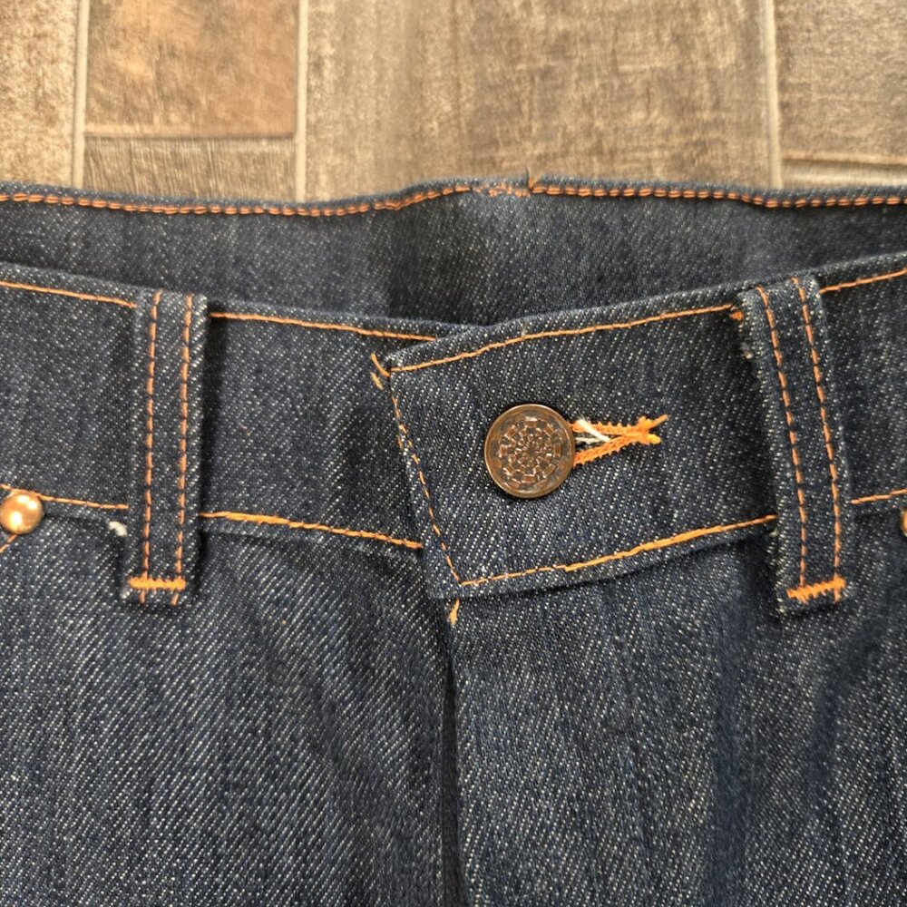Stylish Vintage flared blue denim jeans. 31 x 36 size. Never worn. Thick Denim - Picture 7 of 10
